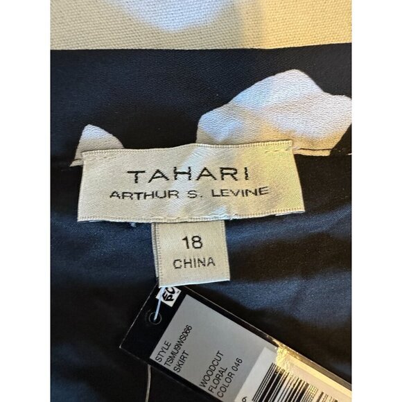 Tahari Arthur S. Levine Women's Pleated Skirt Sz 18 Black White Lined Floral NEW - Picture 7 of 14